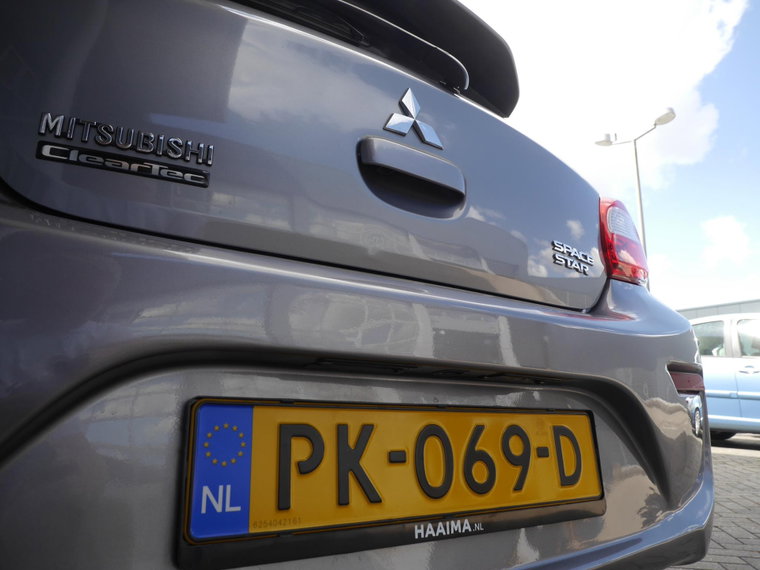 Vehicle Image 22