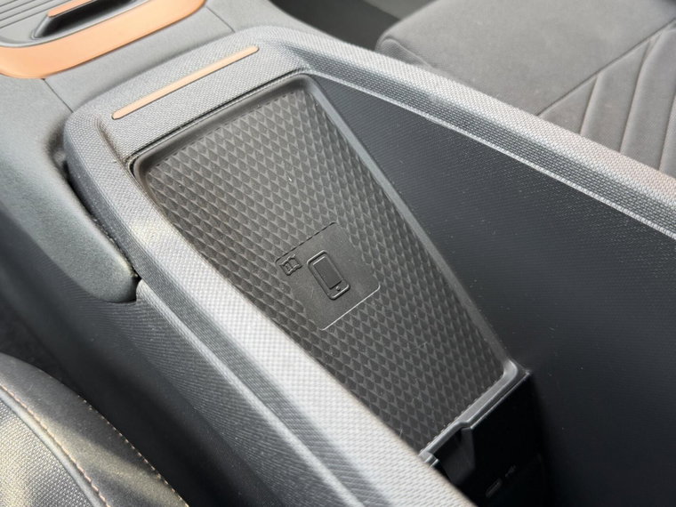 Vehicle Image 33