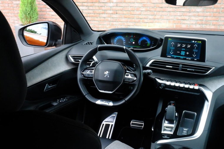 Vehicle Image 12