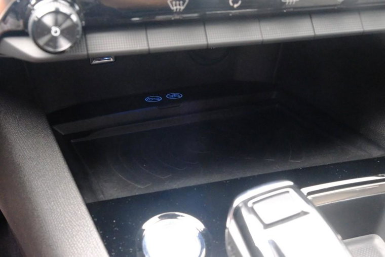 Vehicle Image 22