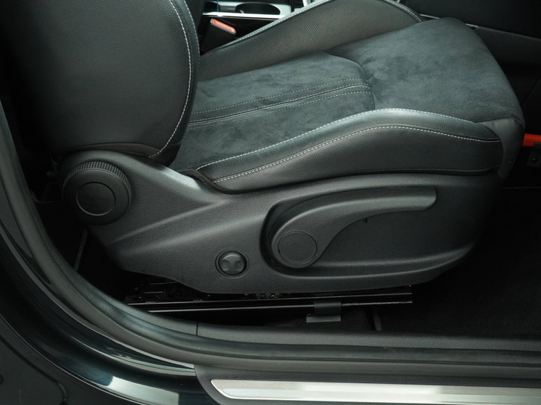 Vehicle Image 39