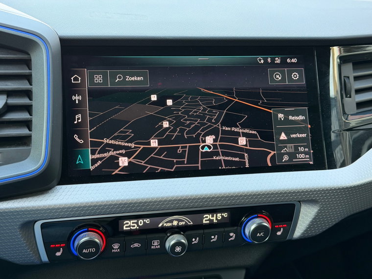 Vehicle Image 30