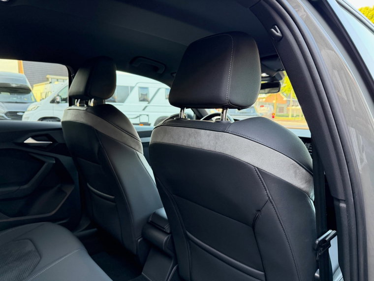 Vehicle Image 35