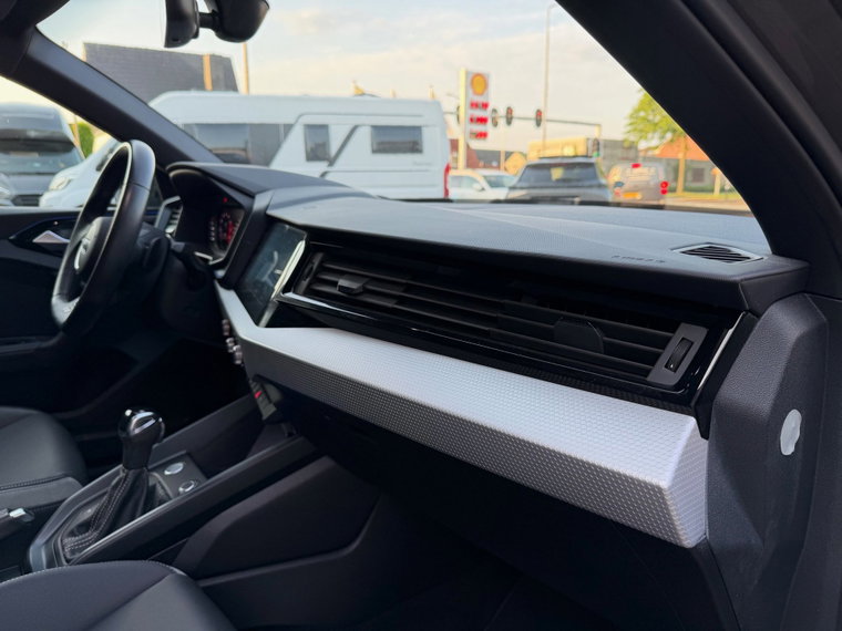 Vehicle Image 38