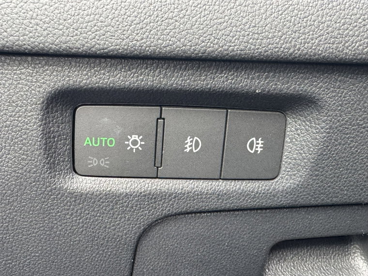 Vehicle Image 38