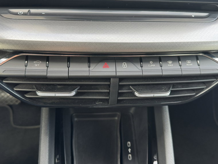 Vehicle Image 40