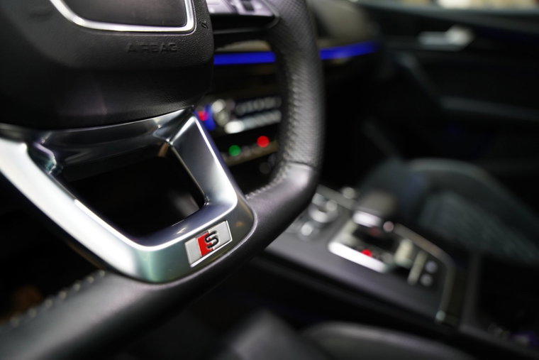 Vehicle Image 21