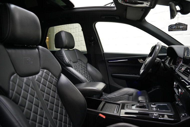 Vehicle Image 30