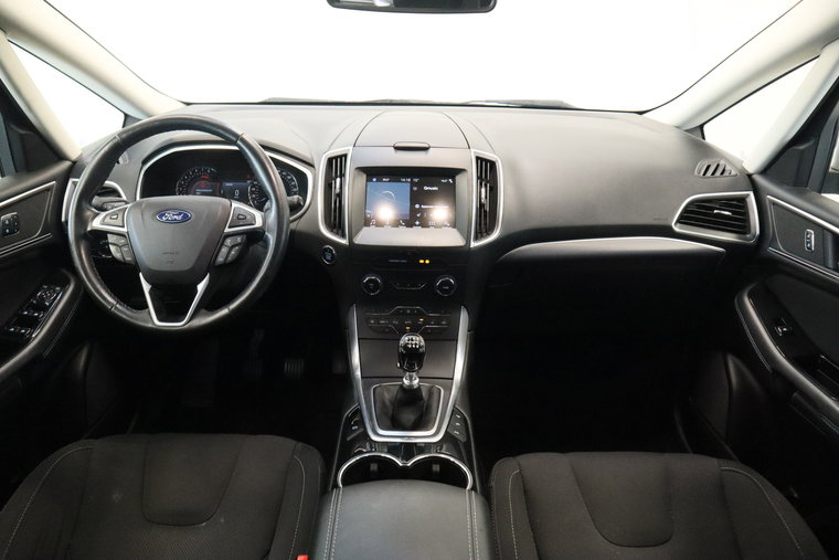 Vehicle Image 6