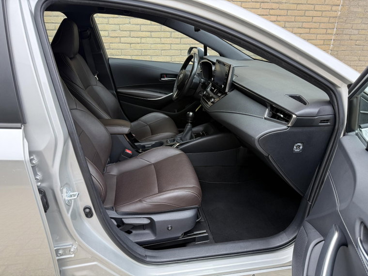 Vehicle Image 17