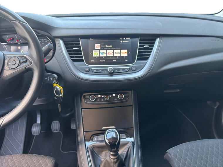Vehicle Image 15