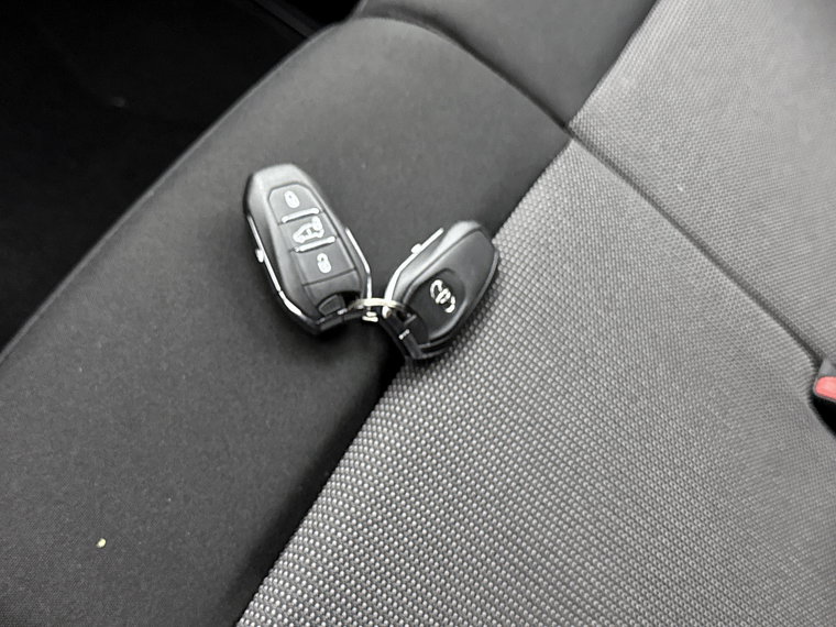 Vehicle Image 22