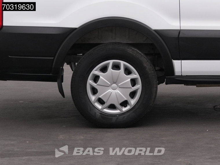 Vehicle Image 39
