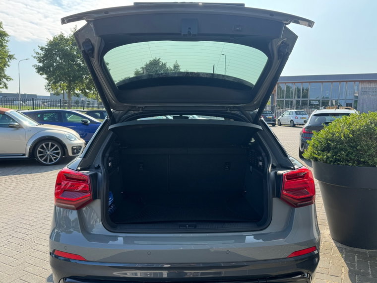 Vehicle Image 17