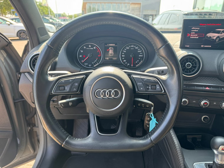 Vehicle Image 27