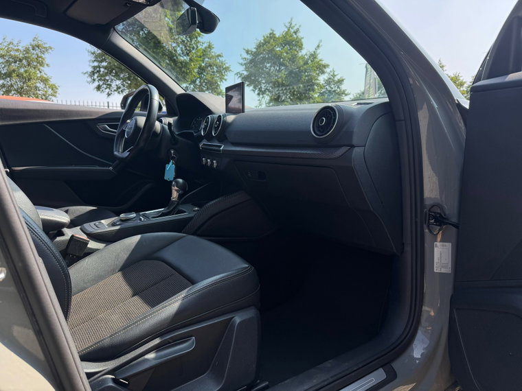 Vehicle Image 31