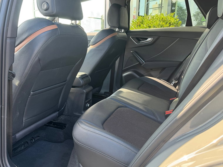 Vehicle Image 35