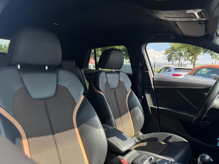 Vehicle Image 36