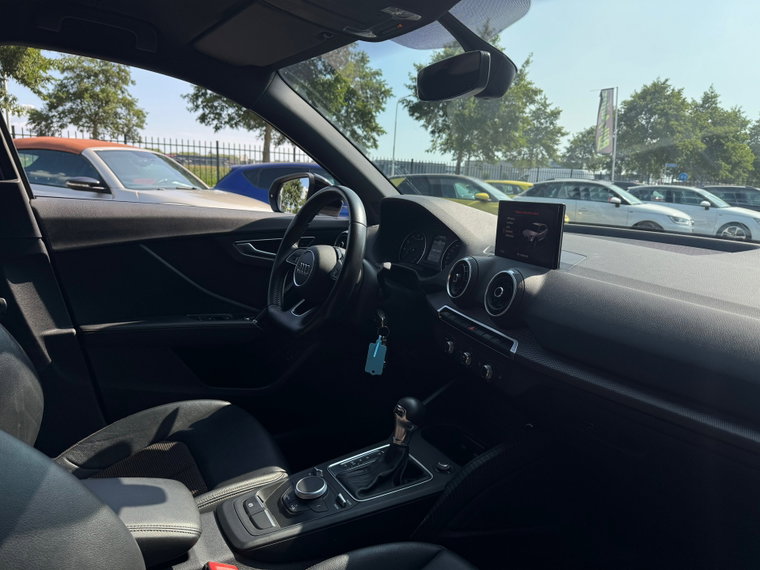 Vehicle Image 38