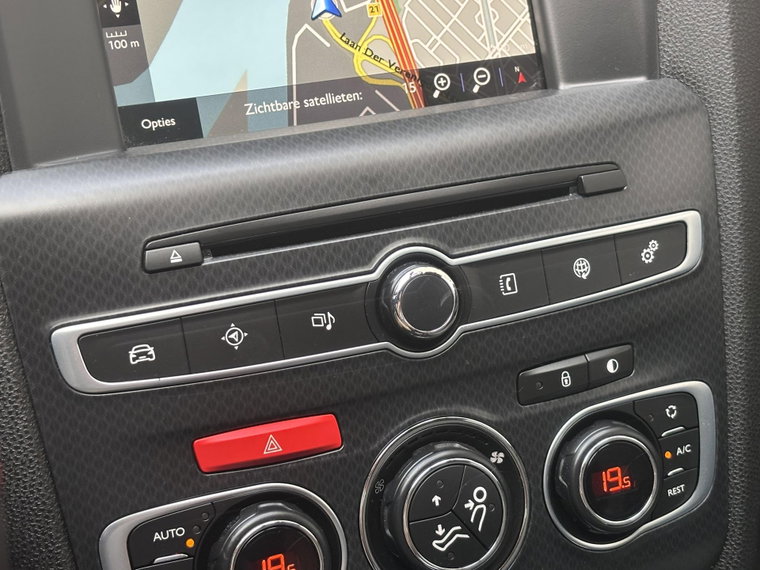 Vehicle Image 28