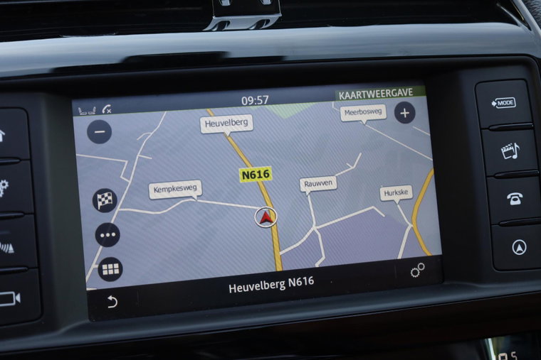 Vehicle Image 25