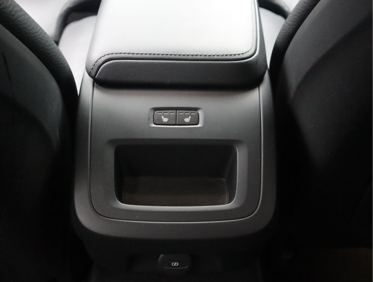 Vehicle Image 40
