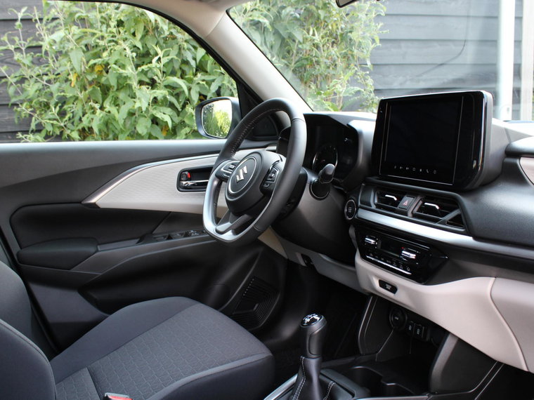 Vehicle Image 37