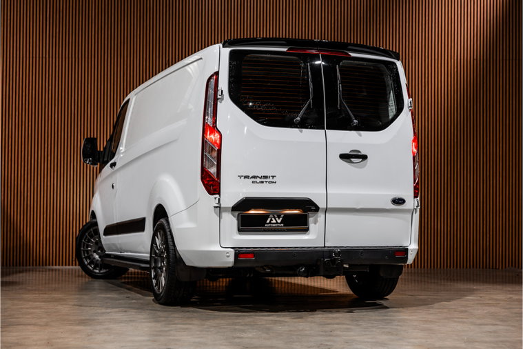 Vehicle Image 8