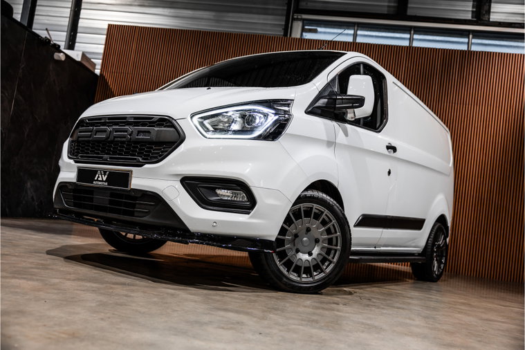Vehicle Image 9