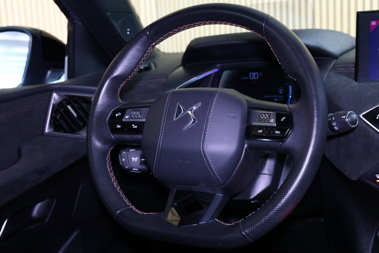 Vehicle Image 38
