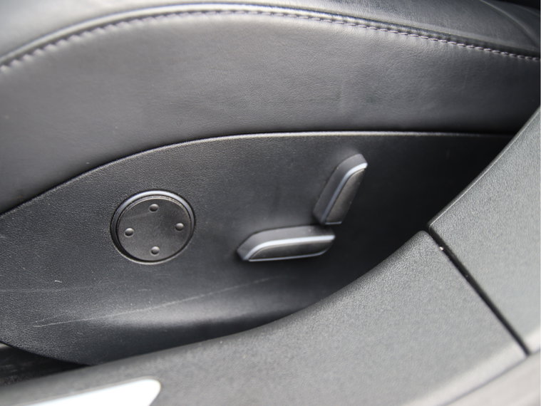 Vehicle Image 33
