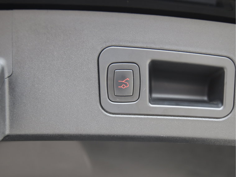 Vehicle Image 40