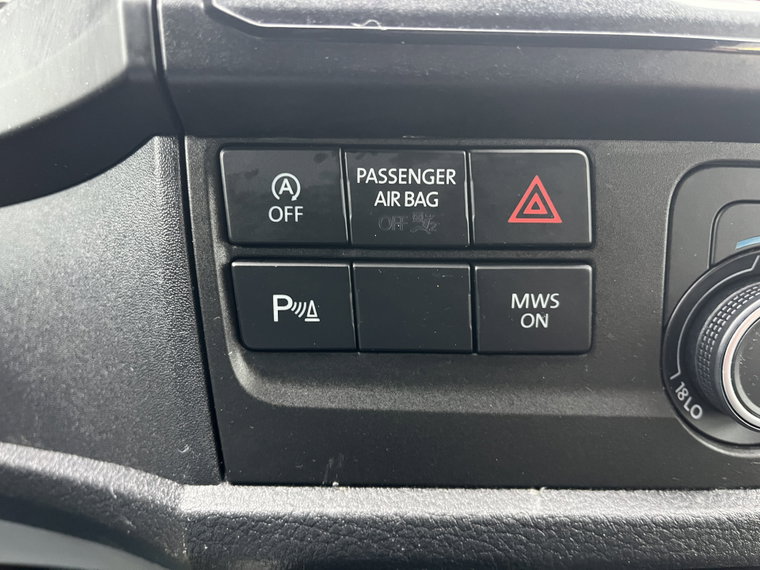 Vehicle Image 32