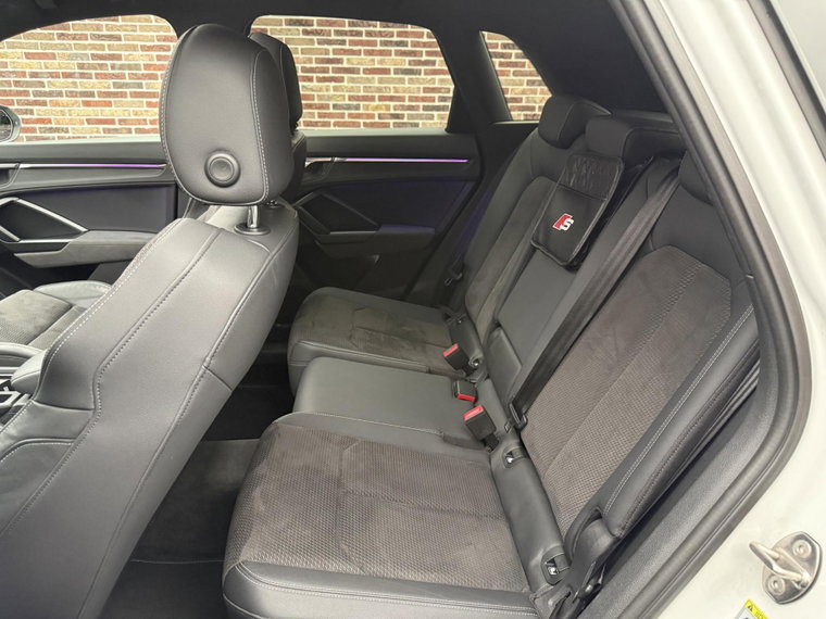 Vehicle Image 28