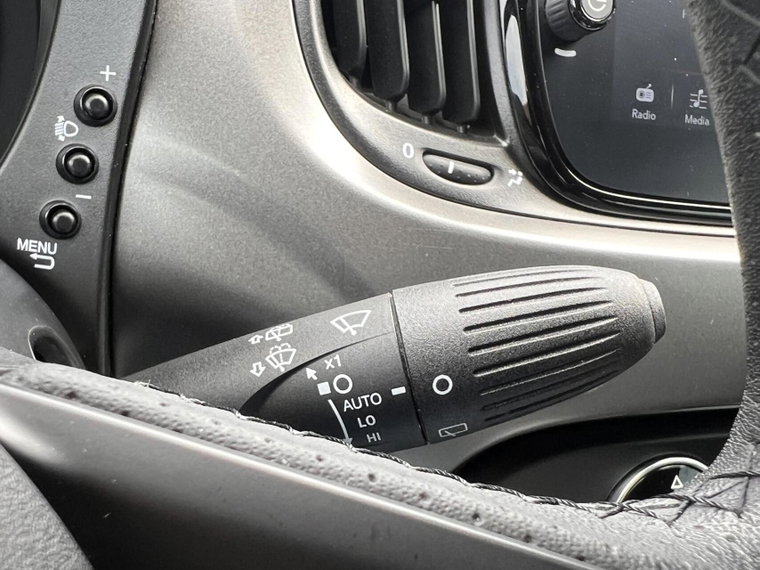 Vehicle Image 36