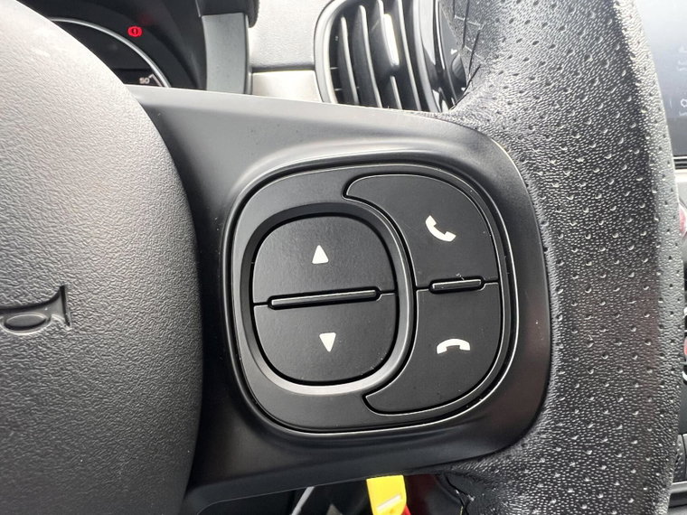 Vehicle Image 38