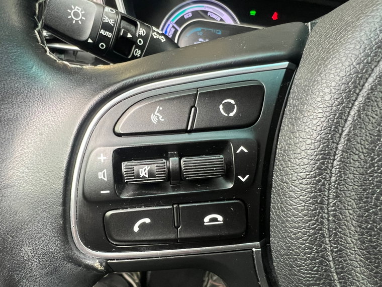 Vehicle Image 28