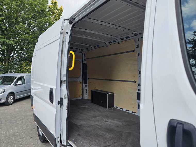 Vehicle Image 26