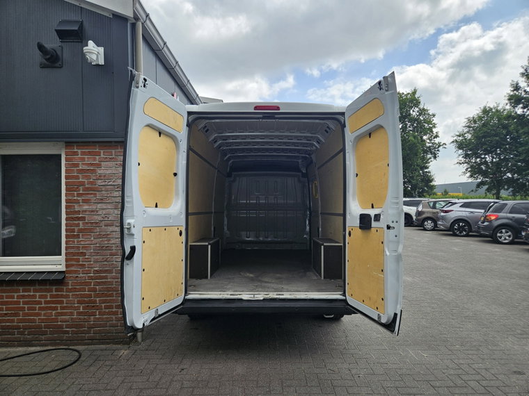 Vehicle Image 27