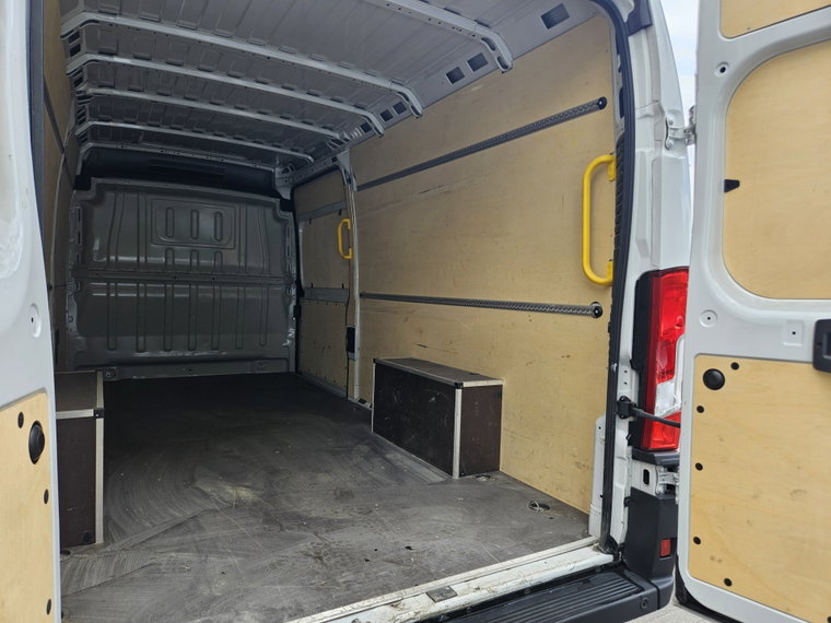 Vehicle Image 29