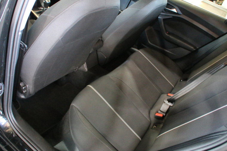 Vehicle Image 18