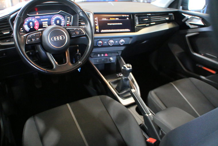 Vehicle Image 8
