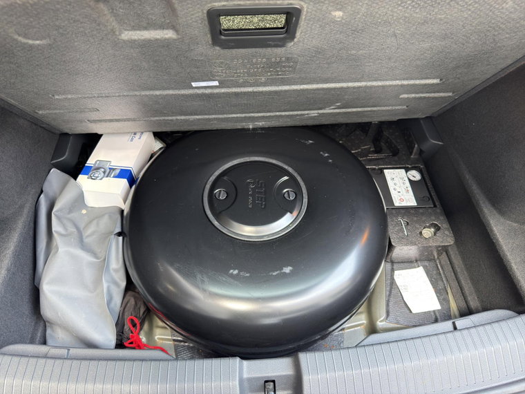 Vehicle Image 33