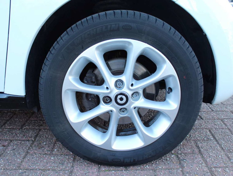 Vehicle Image 22