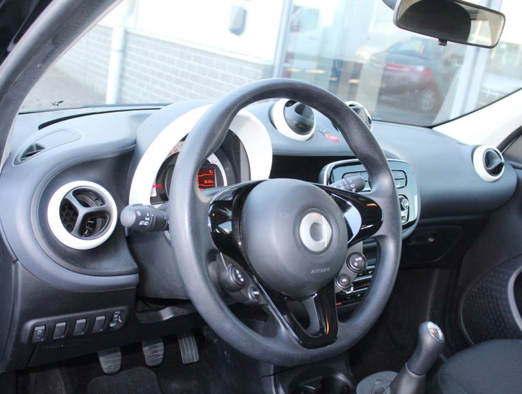 Vehicle Image 23