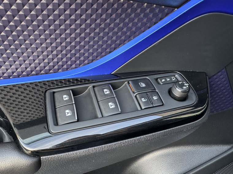 Vehicle Image 24