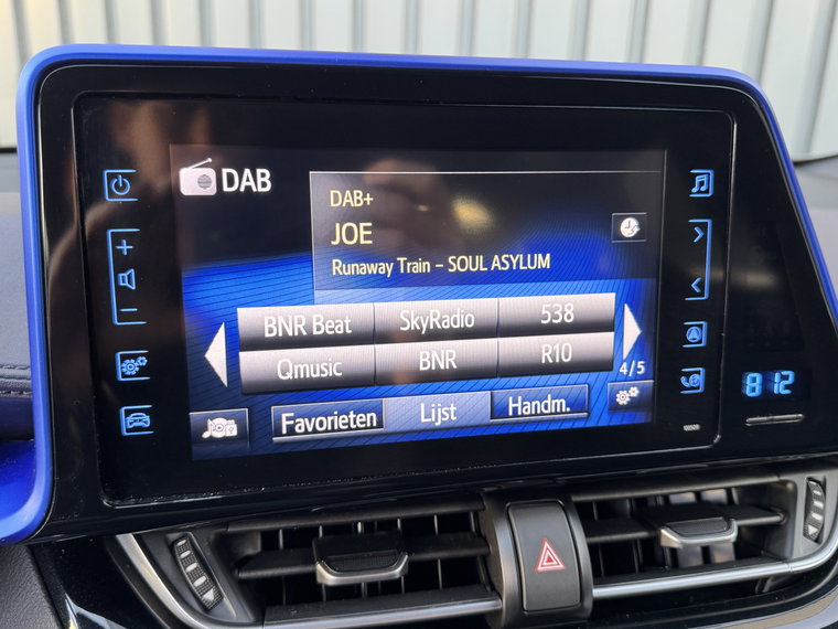 Vehicle Image 11