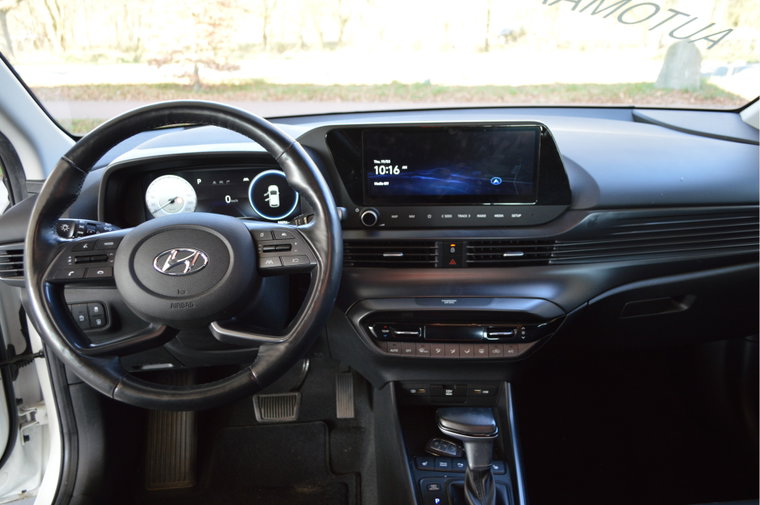 Vehicle Image 12