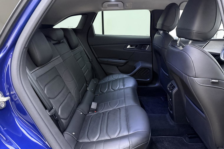 Vehicle Image 33