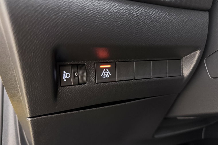 Vehicle Image 32